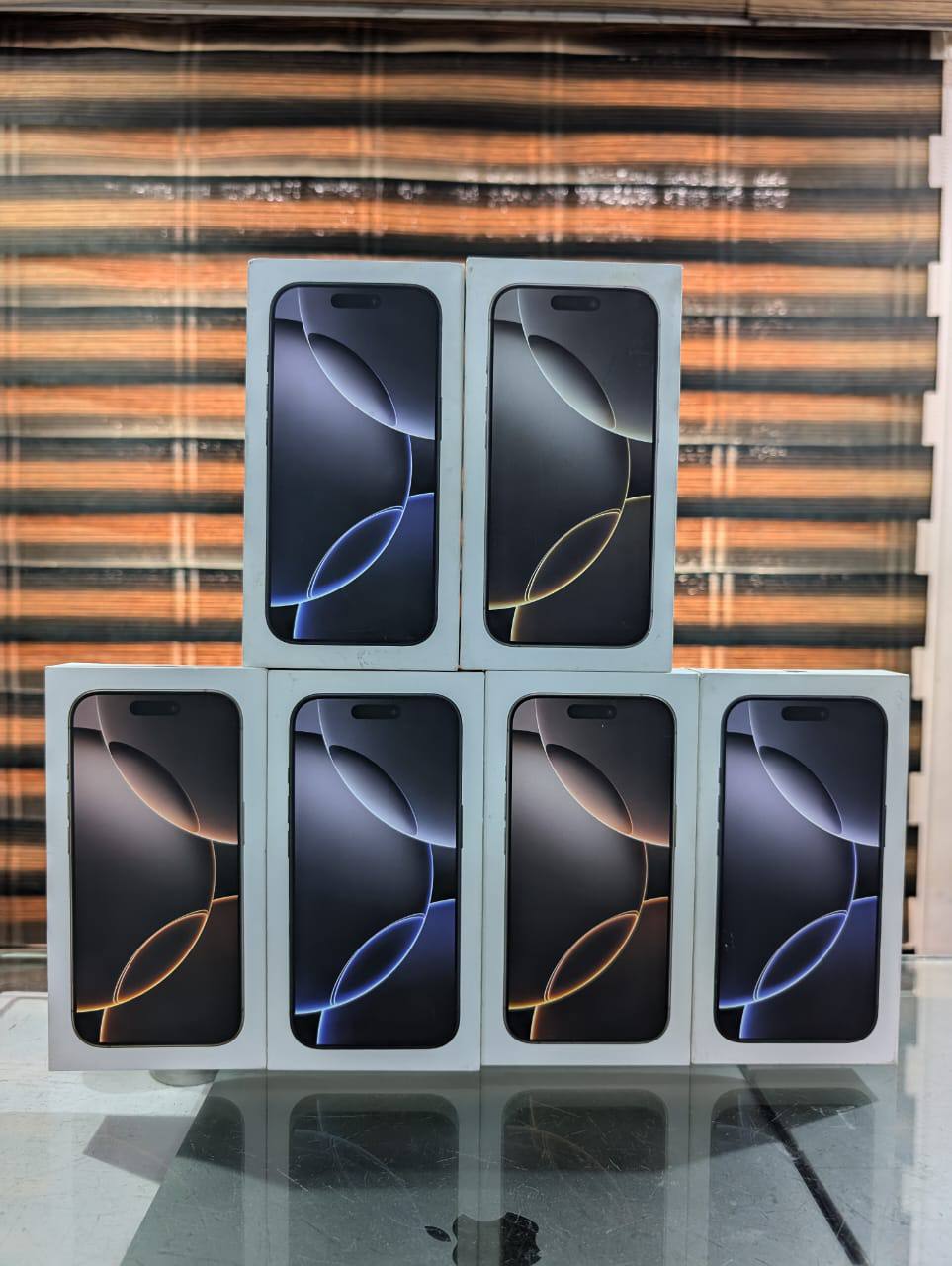 brand new i phone 16pro 256gb factory unlocked e sim brand new i phone 16pro 256gb factory unlocked e sim